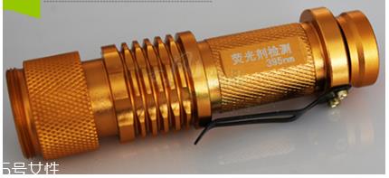 海蓝之谜唇膏真假对比 高价的贵妇唇膏