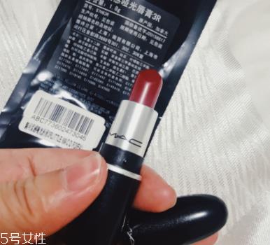 魅可迷你子弹头试色 三支超火色号百变风格