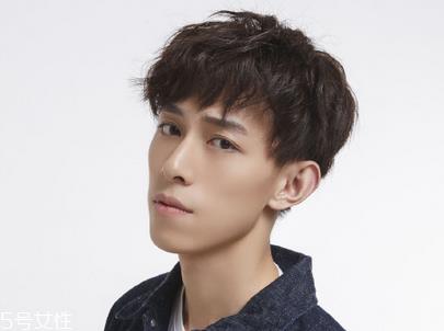 男生怎么喷香水比较合适 男士使用香水建议