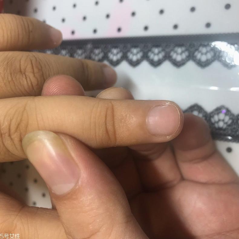 短指甲怎么上色？短指甲上色详细步骤