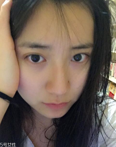 美瞳戴不进去怎么办 新手一学就会的戴美瞳方法