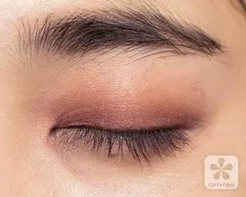 豆沙色眼影怎么画？豆沙色眼影画法