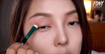 豆沙色眼影怎么画？豆沙色眼影画法