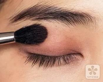 豆沙色眼影怎么画？豆沙色眼影画法