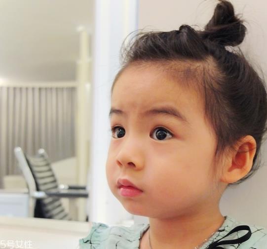宝宝丸子头怎么扎 女宝宝丸子头步骤图