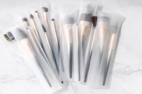 化妆刷可以直接用吗 化妆刷使用步骤