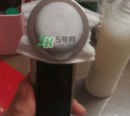 奥尔滨健康水可以天天湿敷吗？健康水湿敷要洗脸吗