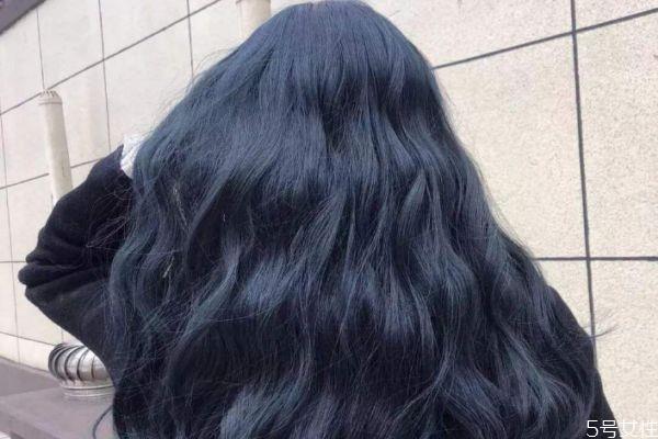 烫头发后掉发是什么原因 烫头之后掉发严重怎么回事