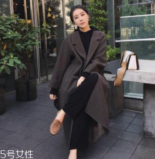 白领女性赴约穿什么好？长款气质大衣有格调和气质