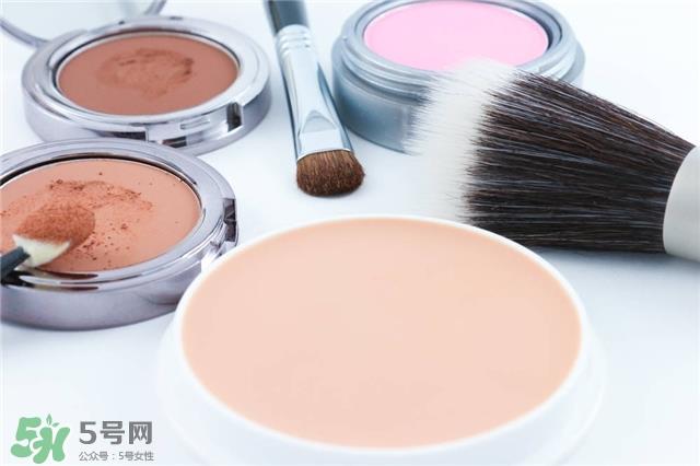先用粉底液还是气垫bb 粉底液用在哪个步骤