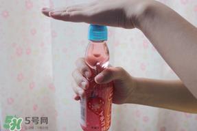 弹珠汽水怎么开？弹珠汽水怎么开不会喷？