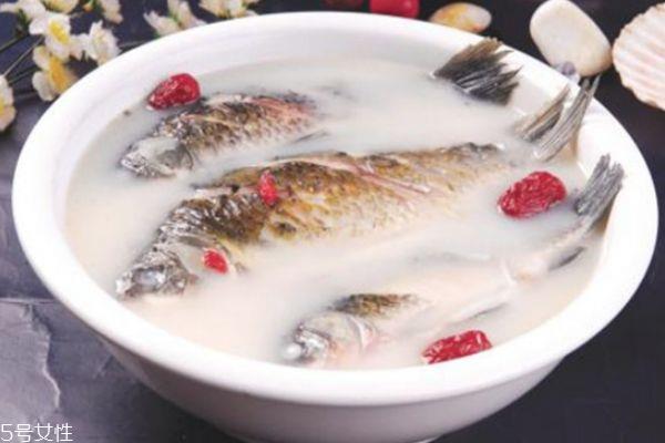 鱼汤为什么是白色的 有的鱼汤为什么不白
