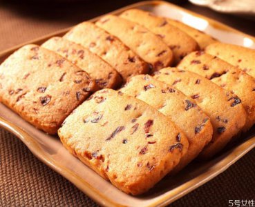 ​烤饼干用什么面粉 烤饼干可以用高筋面粉吗