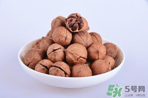 碧根果受潮了还能吃吗?碧根果受潮了怎么处理