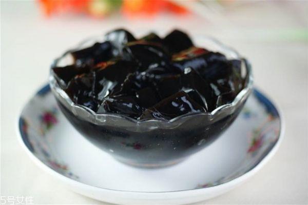 龟苓膏粉是什么做的 如何辨别龟苓膏粉的好坏