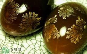 松花蛋是碱性食物吗？松花蛋是碱性还是酸性？