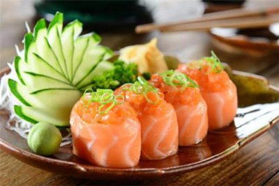 ​寿司和饭团哪个更容易长胖 一盒寿司热量大概多少