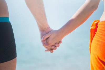 ​揭秘约会女孩对你的暗示为何错过了你的目光
