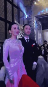 ​48岁雪姨惊艳朋友圈：离婚2次，她凭什么越活越潇洒？