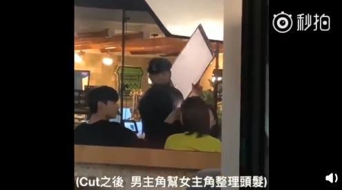 《江南美人》杀青宴车银优拥抱女主女二，一个很甜一个玄秀雅上身