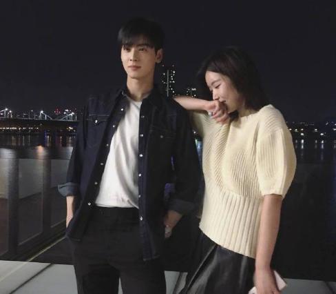 《江南美人》杀青宴车银优拥抱女主女二，一个很甜一个玄秀雅上身