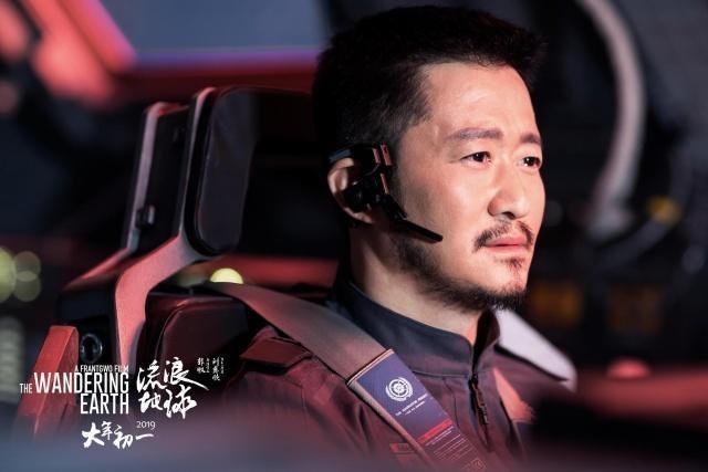 《流浪地球》票房大火，但演员片酬低得可怜，吴孟达只有20万片酬