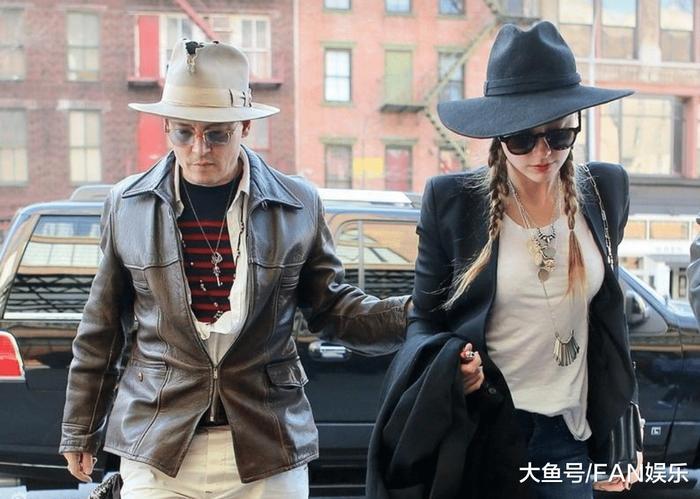 《海王》女主近照曝光, 素颜照与剧照判若两人, 网友: 真敢穿!