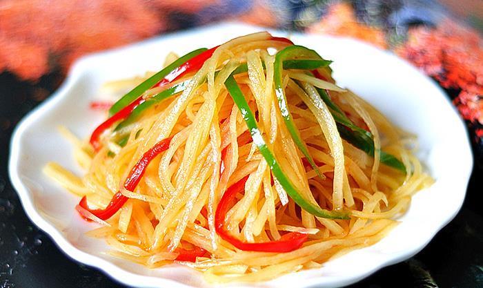 买土豆时，黄心的和白心的有什么区别？很多人不知道，难怪不好吃