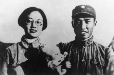 ​左权牺牲后，刘志兰做出令人诧异的决定，改嫁给自己丈夫的下属