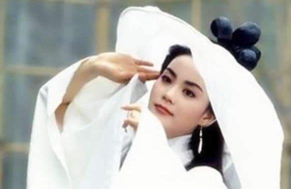 王菲罕见婚纱照曝光，这是有多美，使得谢霆锋为她不能自已！