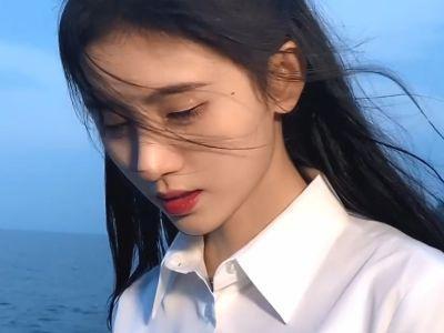 鞠婧祎被质疑整容后，粉丝扒出她6年前旧照，颜值和现在并无差别