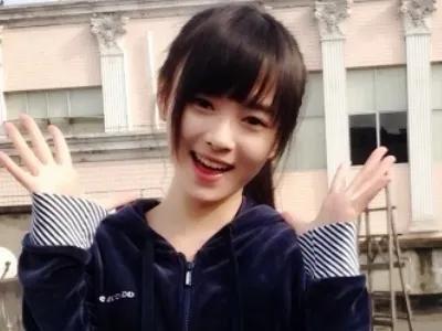 鞠婧祎被质疑整容后，粉丝扒出她6年前旧照，颜值和现在并无差别