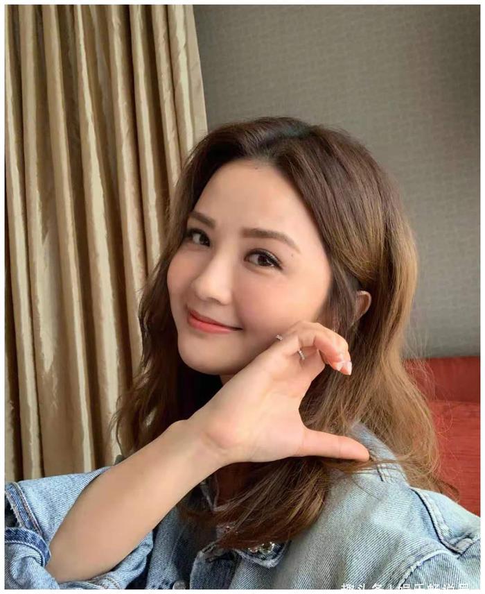 蔡卓妍即将结婚？爆出对方是富二代，光婚房就价值3亿