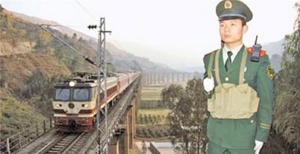 48年前，一位少年被活埋在大桥中，如今火车经过都要为他鸣笛30秒