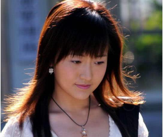 潘长江女儿照片曝光，婚后变化太离谱，如今36岁连水果都不敢吃