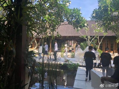 ​郭品超在巴厘岛拍摄婚纱照网友爆料冻龄男神郭品超在巴厘岛