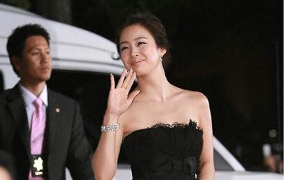 rain老婆近照曝光，盛世美颜引热议，网友：宋慧乔都甘拜下风
