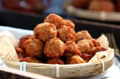 ​炸肉丸要用什么面粉 炸肉丸面粉和淀粉的比例是多少