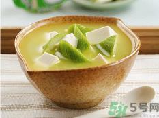 丝瓜和蜂蜜能一起吃吗?丝瓜和蜂蜜一起吃会怎么样