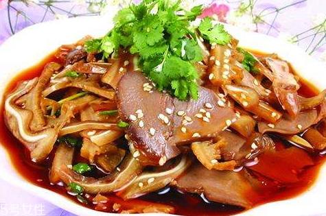 猪耳朵不能和什么一起吃 相克食物