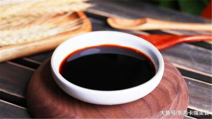 炒菜时放生抽还是老抽, 区别是什么, 广东大厨告诉你, 值得收藏