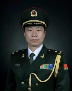 ​揭秘：部队里的军长转业到地方之后，是什么级别的公务员？