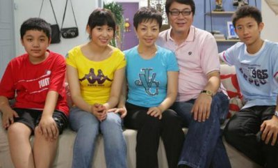 ​同样在《家有儿女》中饰演小雪，杨紫爆红，她却沦落到在车库挨打