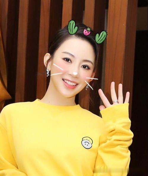 为何说潘晓婷情商高？看她如何回应大球碰小球事件，云淡风轻！
