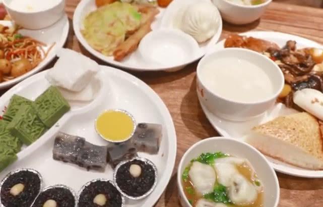 实拍上海最便宜的自助餐，三十块钱一位八十种菜，小吃点心随便吃