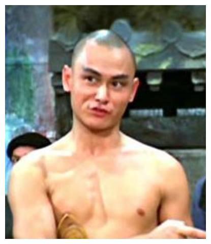 中国的功夫巨星的霸气肌肉照！李小龙在榜上，看完都不禁让人感叹