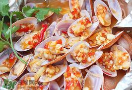 花甲能和白酒一起吃吗？花甲和白酒在一起会食物中毒吗？