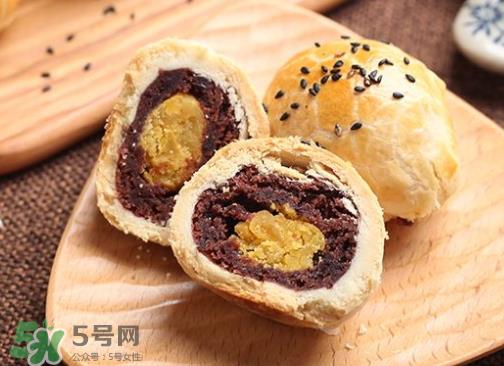 蛋黄酥可以用熟蛋黄吗？蛋黄酥用什么蛋黄好？