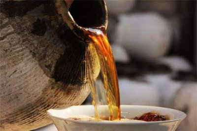​黄酒可以空腹喝吗 喝黄酒好还是白酒好