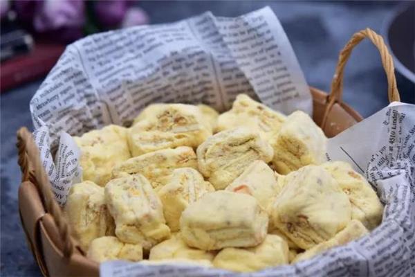 雪花酥两面都撒奶粉吗 雪花酥奶粉怎么撒